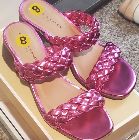 Shoes - NWT Metalic Pink Braided Sandals by Rock & Candy Sz8
